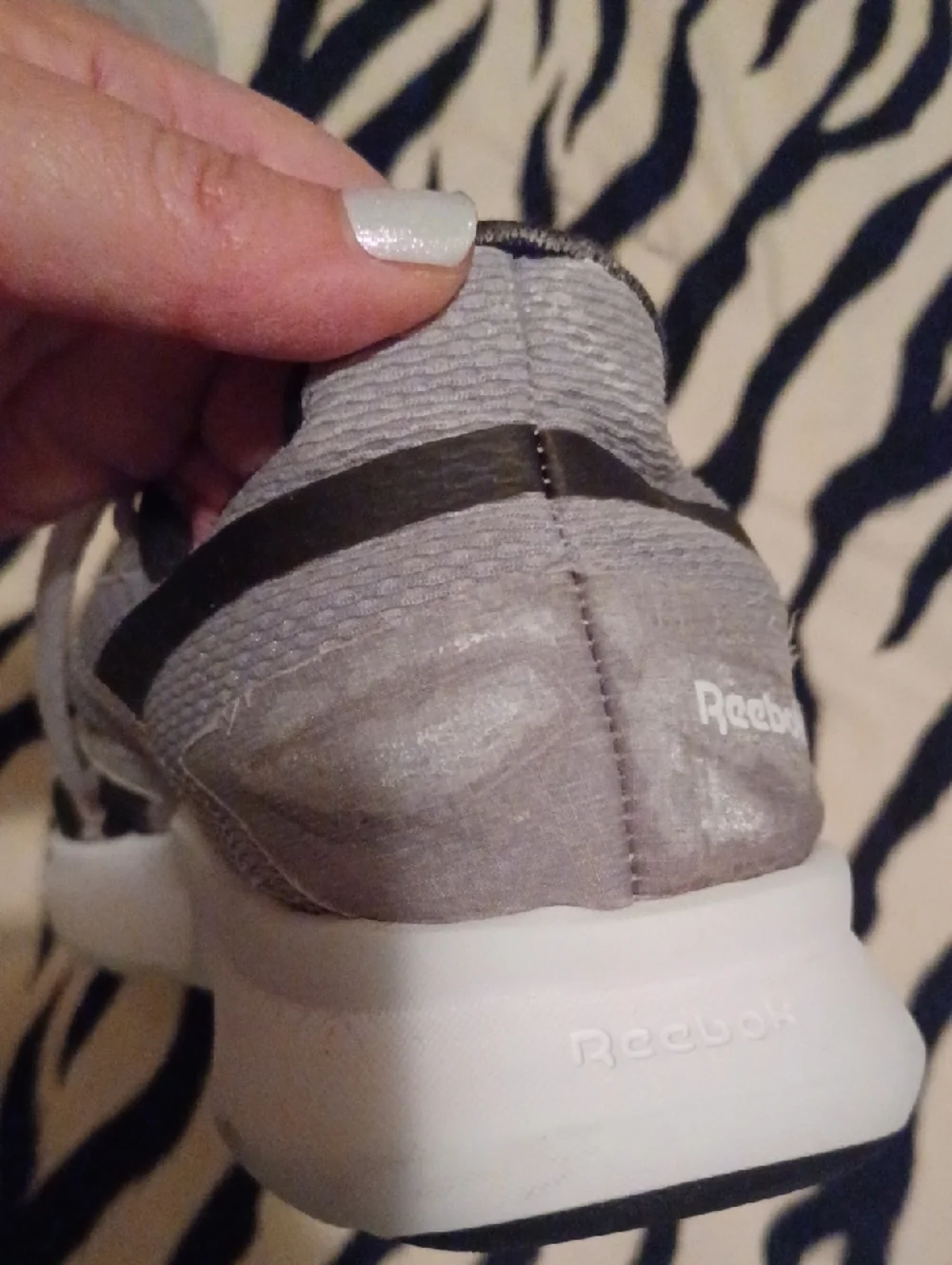 -- Reebok Men's Lightweight Grey Athletic Sneakers Size 8.5